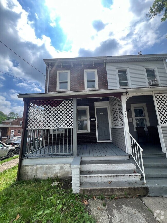 Building Photo - 4 bed 1 bath NEW RENO