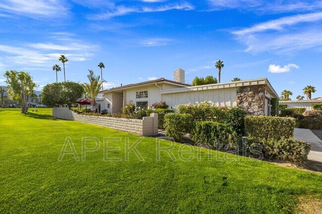 Building Photo - 74939 Vía Lago