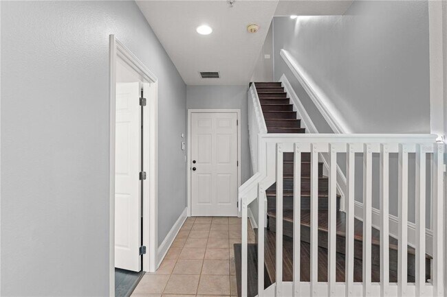 Building Photo - 1563 Common Way Rd