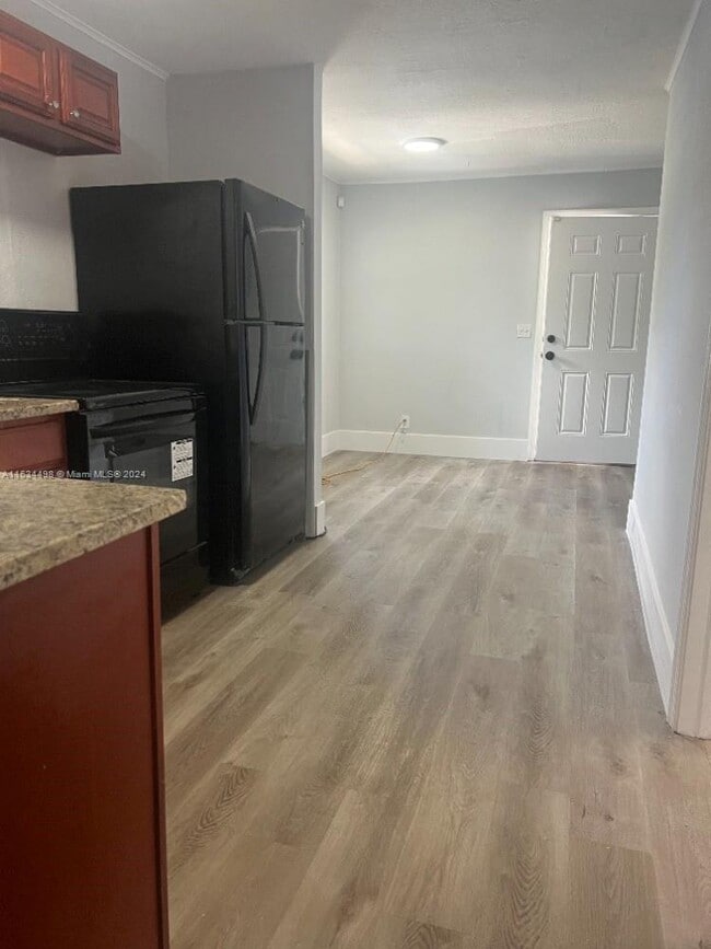 Building Photo - 754 Date Palm Dr