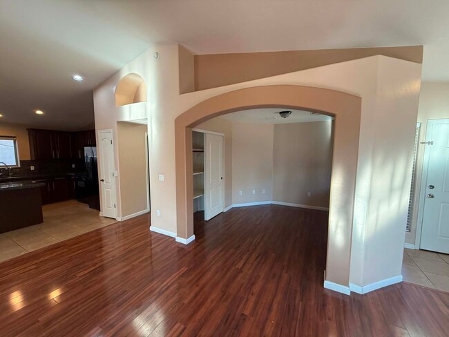 Building Photo - 8370 S Hunnic Dr