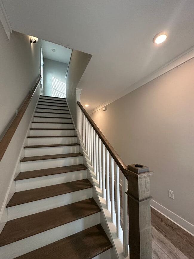 Building Photo - Gorgeous newer 2-Story, 4 bedroom Home in South Walton County