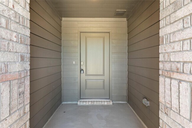 Building Photo - 317 Bent Oak Dr
