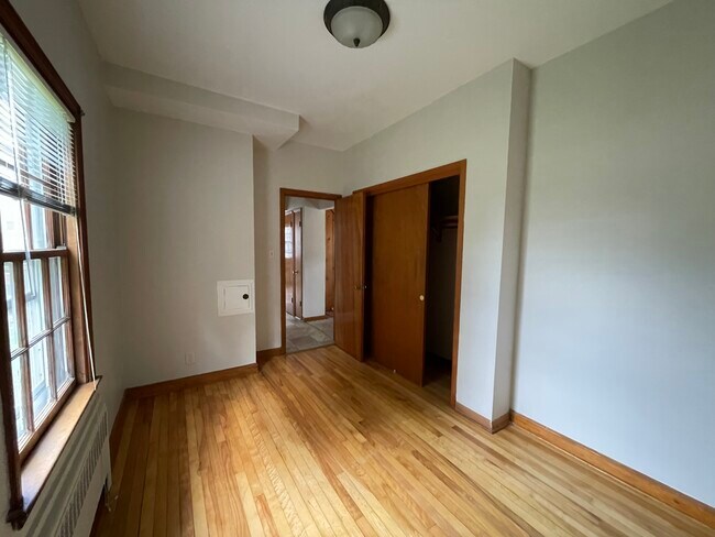 Building Photo - 3958 E Plankinton Ave