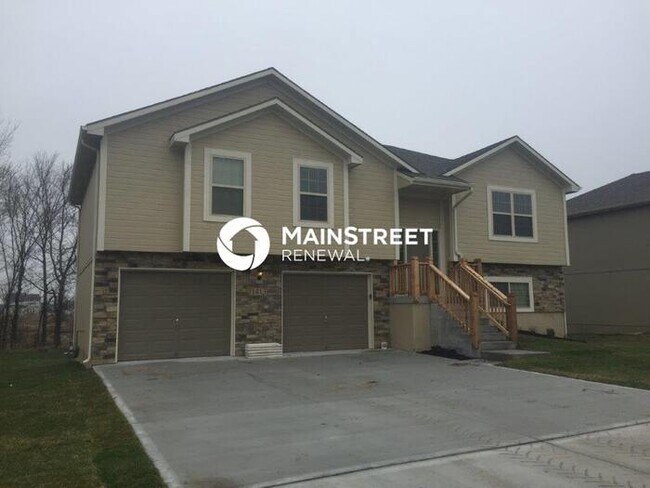 Building Photo - 4 Bedroom Pet-Friendly Home in Louisburg, KS with Main Street Renewal