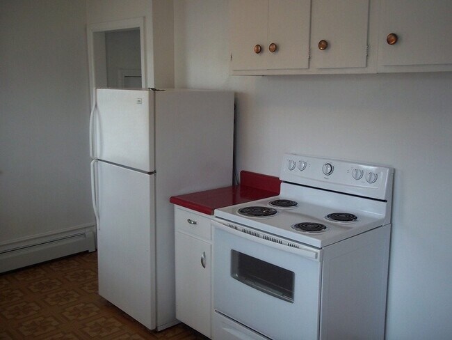 Building Photo - 420 9th St NW