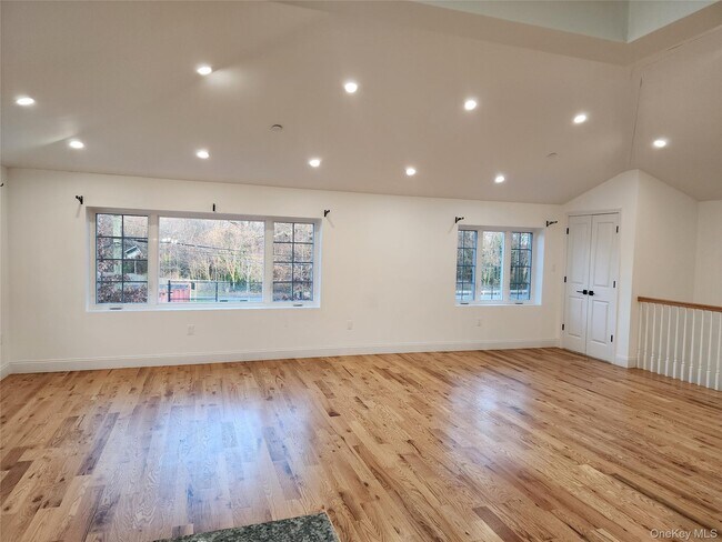 Building Photo - 115-42-11175 175th St