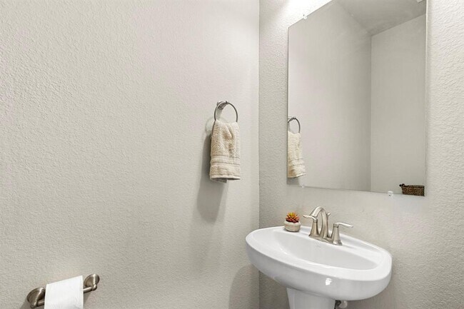 Building Photo - 1433 Rd 66113