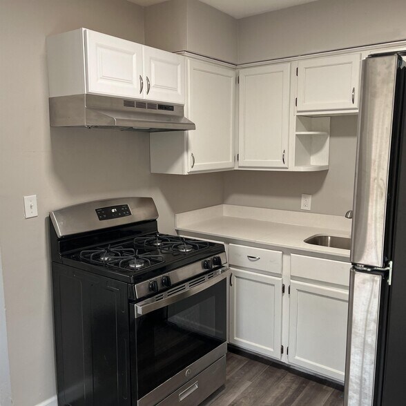 Building Photo - 25731 Forestview Ave