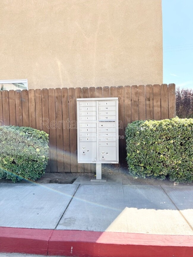 Building Photo - 440 Olive Way