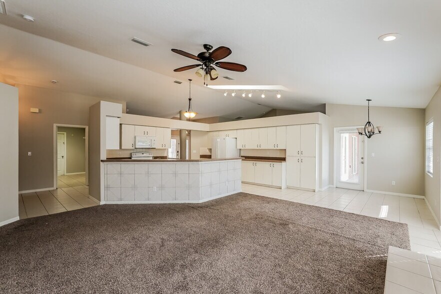 Building Photo - 19515 Lake Osceola Ln