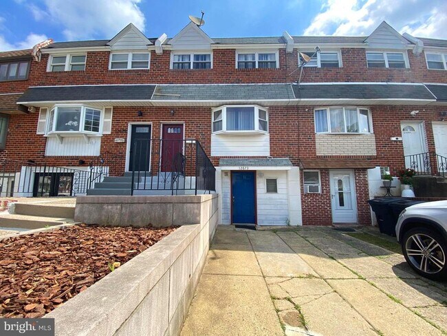 Building Photo - 12673 Biscayne Dr