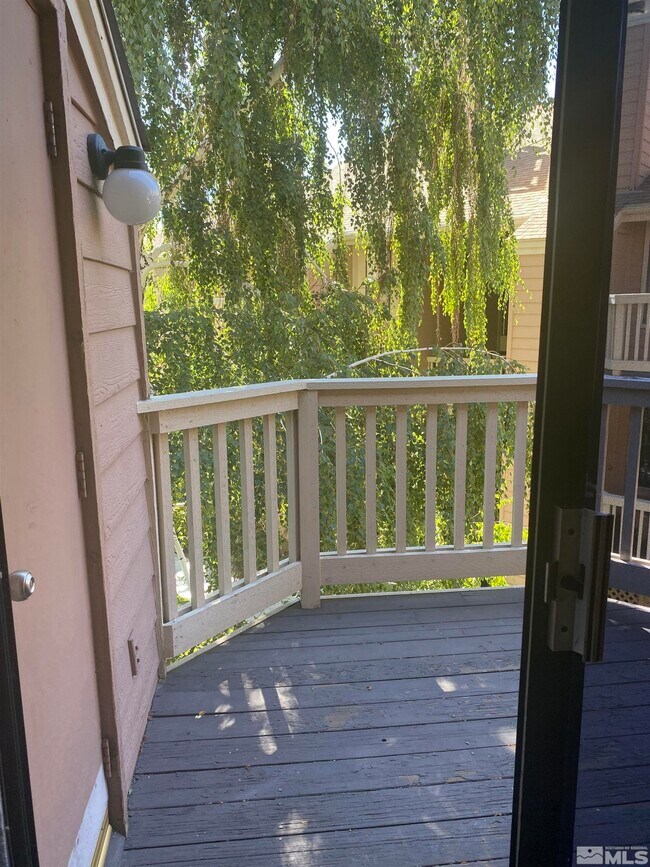 Building Photo - 2875 Idlewild Dr