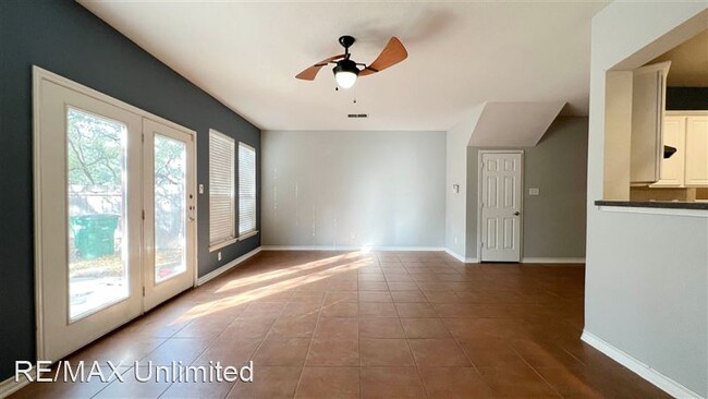Building Photo - 4707 Shavano Ct