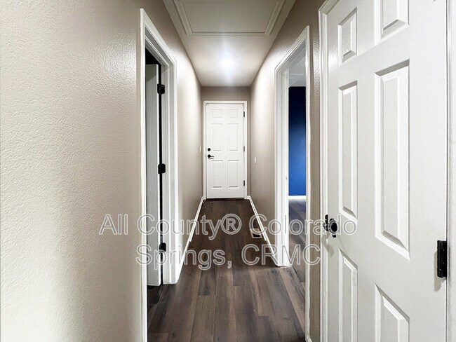 Building Photo - 14345 Woodrock Path