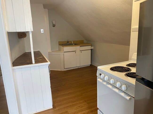 Building Photo - 4 Coral St