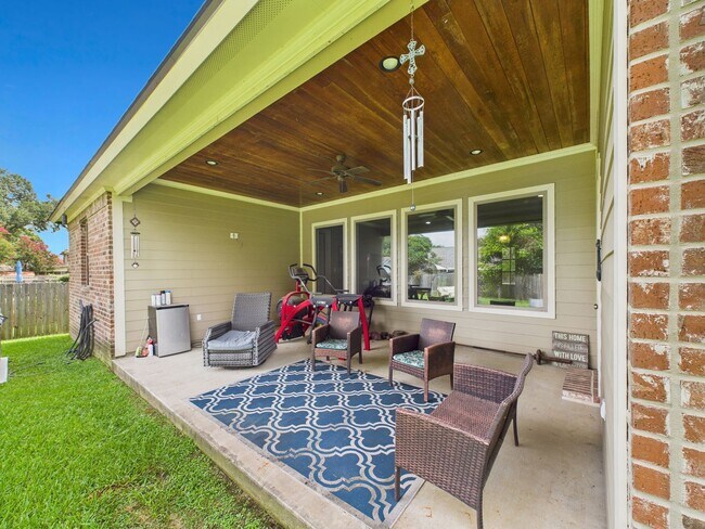 Building Photo - Nestled in the desirable Quail Hollow Subdivision