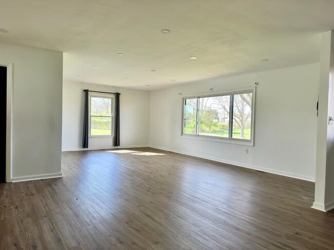 Building Photo - 1422 Old Peachland Rd