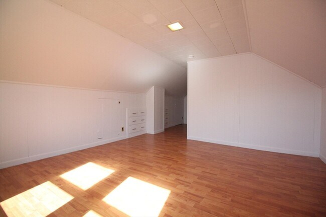 Building Photo - 63 Foster St