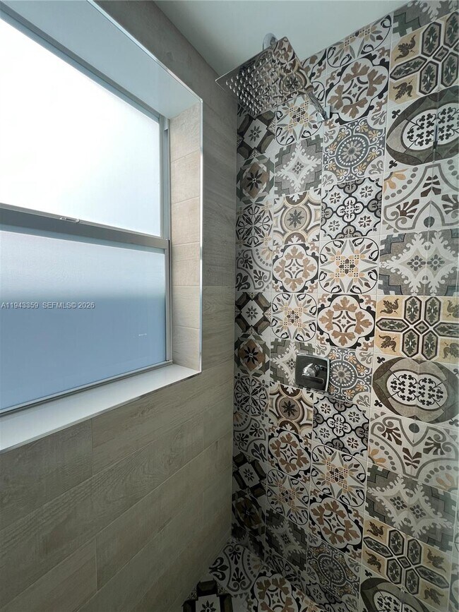 Building Photo - 1814 SW 22nd Ave