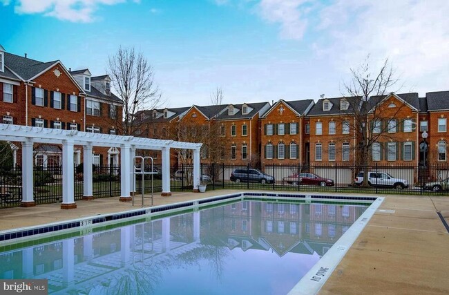 Building Photo - 708 Scarburgh Way