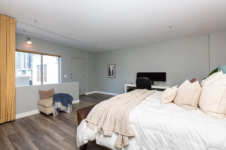 Building Photo - 346 1st St