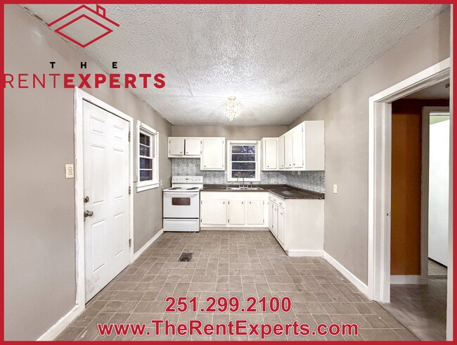 Building Photo - 100 Esplanade Ave