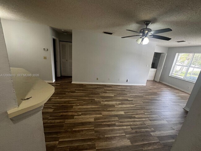 Building Photo - 3360 Pinewalk Dr N
