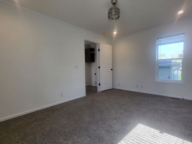 Building Photo - 73 Meadowlark Ln