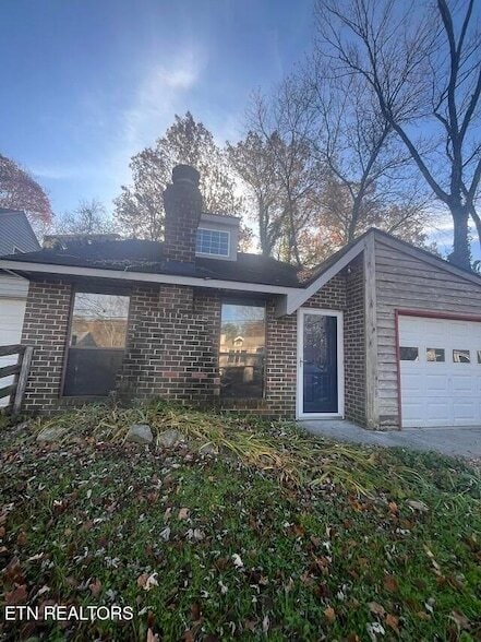 Building Photo - 7666 Chatham Cir NW