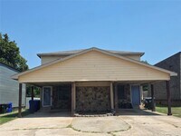 Building Photo - 635 Sinclair Dr