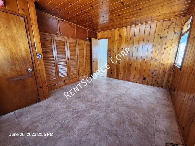 Building Photo - 4842 W Ave M-4