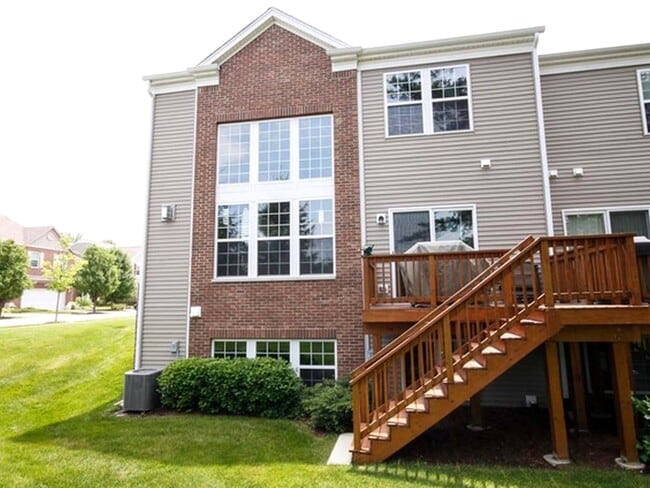 Building Photo - 10S410 Carrington Cir