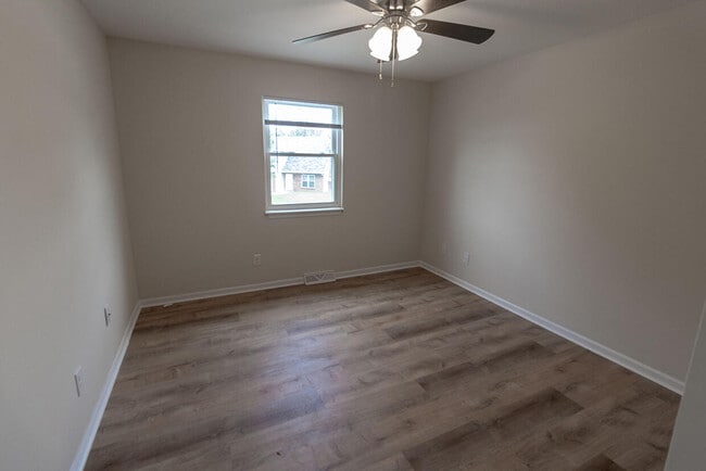 Building Photo - 1916 Mirtle Grove Ct