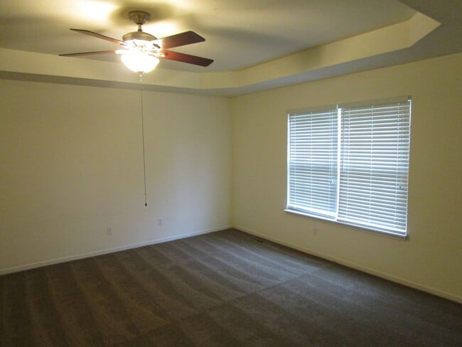 Building Photo - 5000-5002 Carrie Ridge Dr.