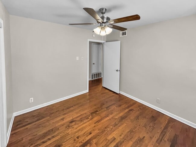 Building Photo - Charming 3-Bedroom Home in Desirable Fort Worth Neighborhood