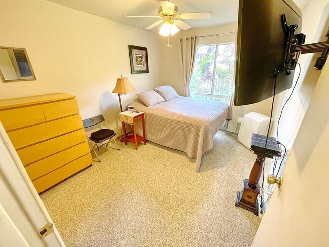 Building Photo - Southpointe - Furnished 2 Bed / 1 Bath Ground Floor Unit w/fenced in yard