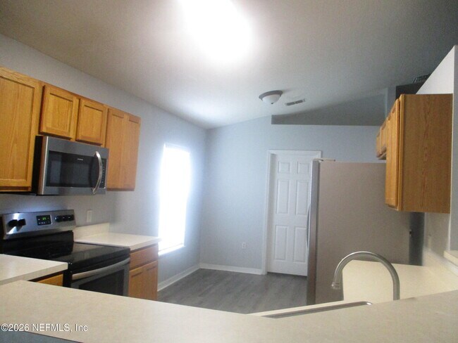 Building Photo - 738 N 5th St