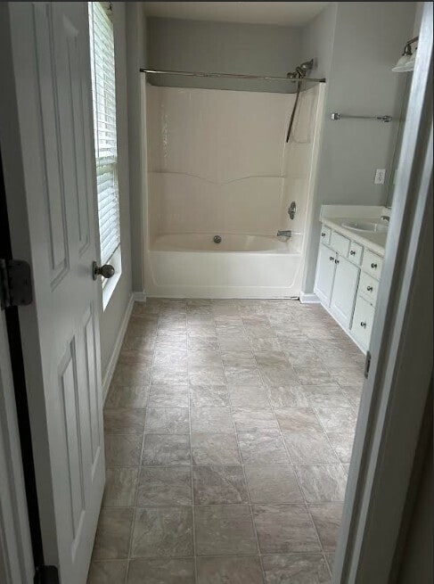Building Photo - Stunning 4-bedroom, 2.5-bathroom home loca...