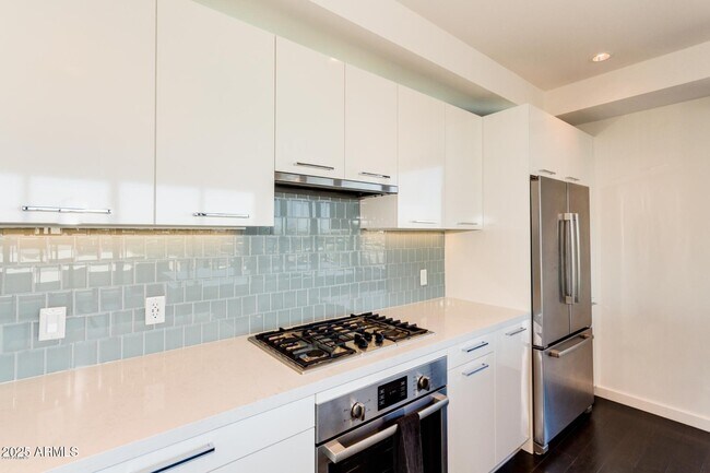 Building Photo - 4422 N 75th St