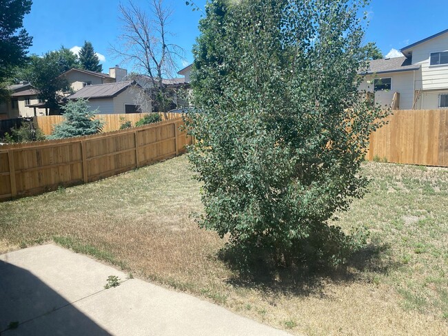 Building Photo - Fantastic 3 Bedroom, 2 Bath, 2 Car Garage,...