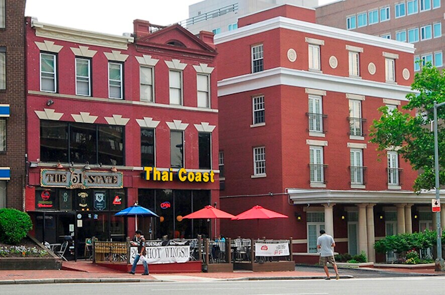 Restaurants & Shops 1 -2 Blocks Away! - 1124 25th St NW