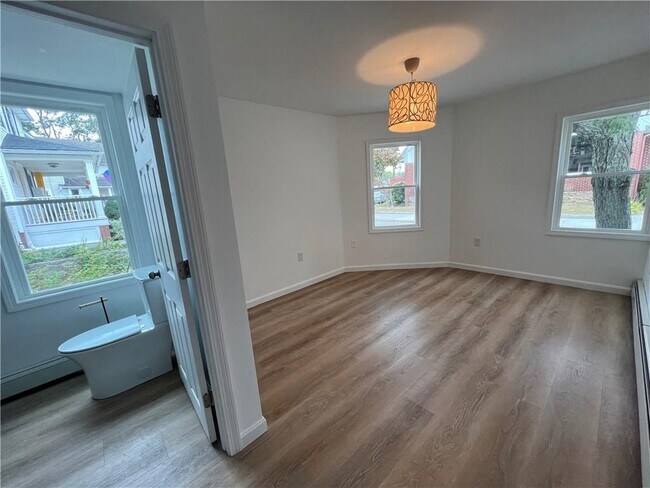 Building Photo - 9 Turner Ave