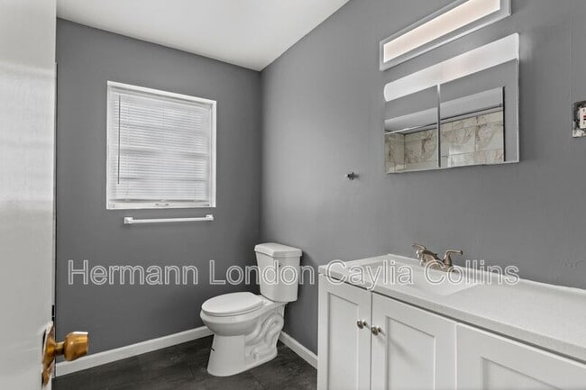 Building Photo - 7249 Pasadena Blvd