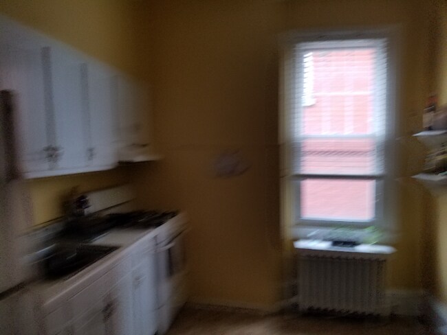 Building Photo - 162 Sumac St