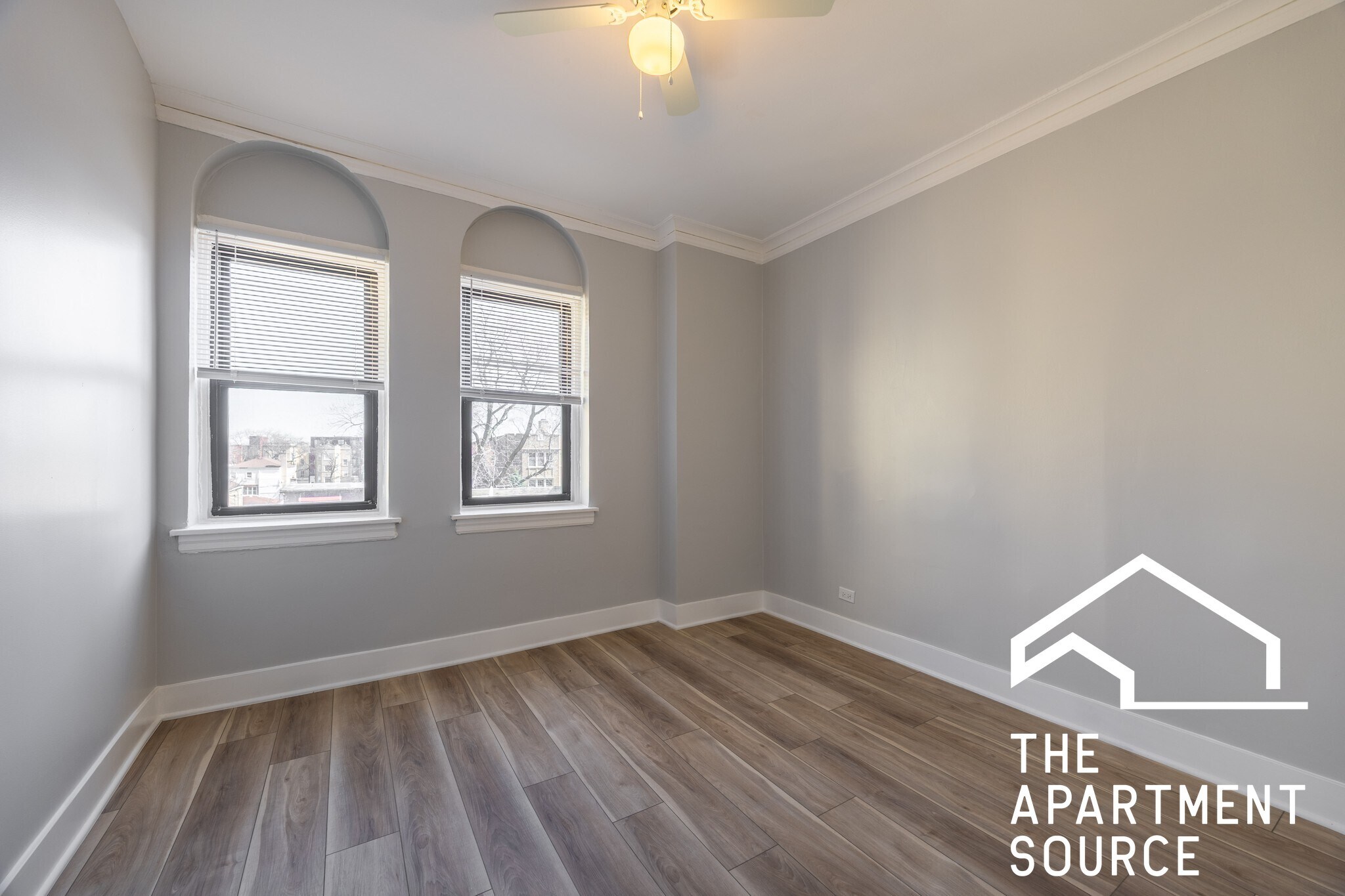 Building Photo - 6148 N Francisco Ave