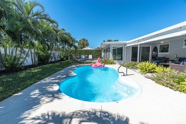 Building Photo - 104 24th St