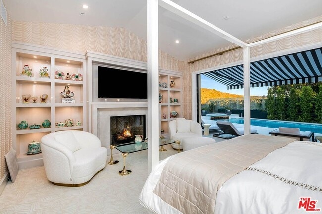 Building Photo - 1445 Vía Cresta