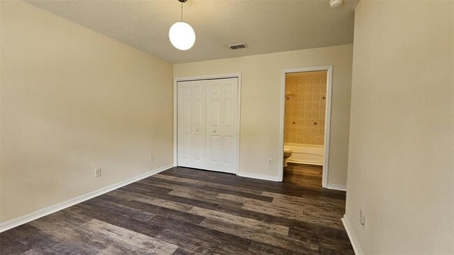 Building Photo - 6300 W Oak Park Blvd
