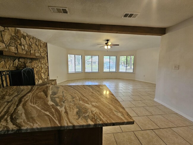 Building Photo - 311 E Glen Ave